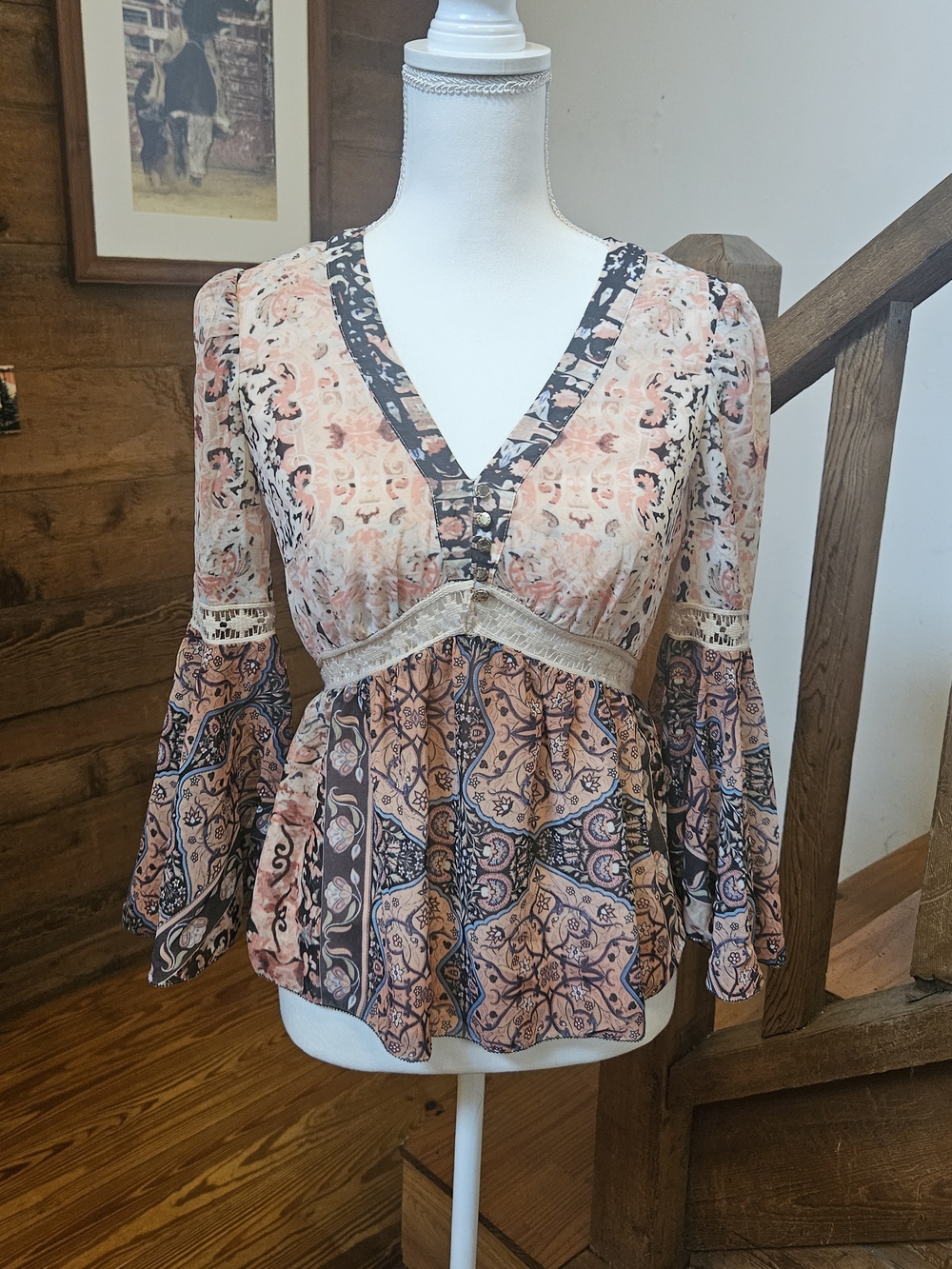 Bebe V-Neck Blouse in Peach Print